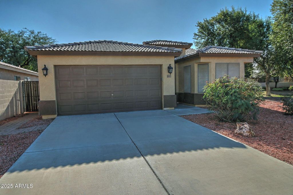 10809 W CAMBRIDGE Avenue, Avondale, AZ 85392