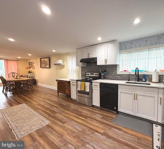 402 WESLEY AVE, Pitman, NJ 08071