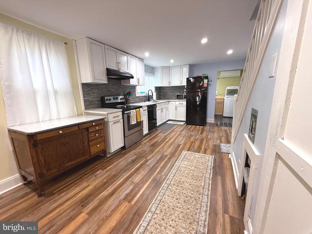 402 WESLEY AVE, Pitman, NJ 08071