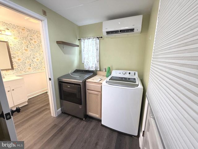 402 WESLEY AVE, Pitman, NJ 08071