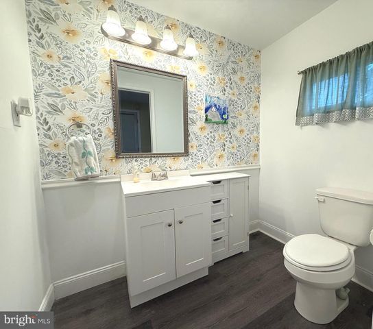 402 WESLEY AVE, Pitman, NJ 08071