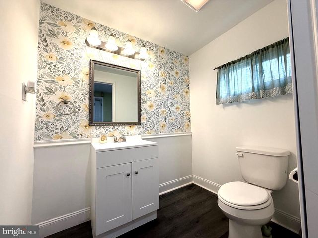 402 WESLEY AVE, Pitman, NJ 08071