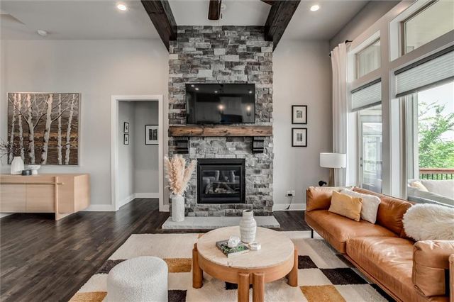 25737 W 96th Street, Lenexa, KS 66227