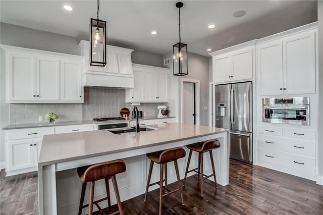 25737 W 96th Street, Lenexa, KS 66227