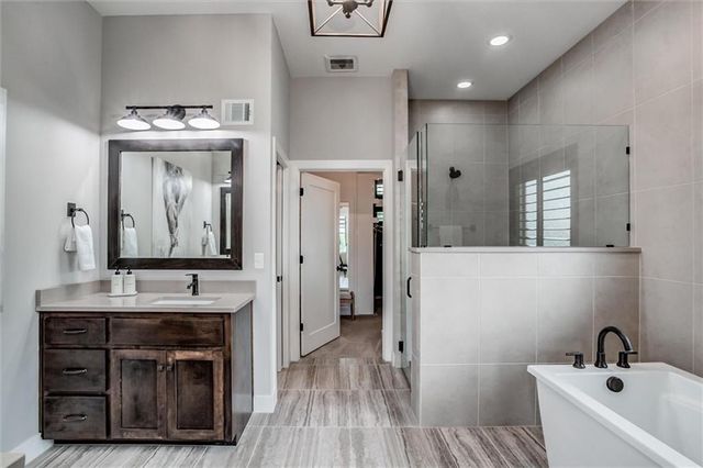 25737 W 96th Street, Lenexa, KS 66227