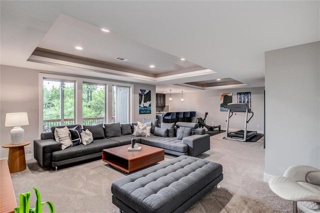25737 W 96th Street, Lenexa, KS 66227