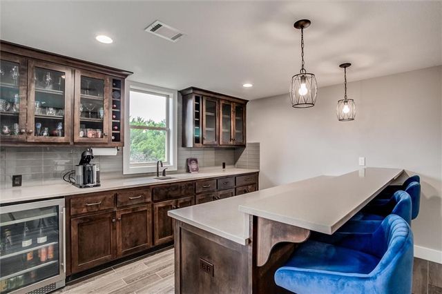 25737 W 96th Street, Lenexa, KS 66227