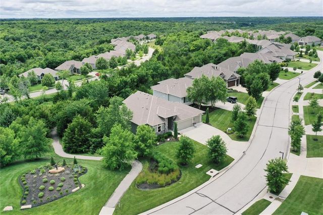 25737 W 96th Street, Lenexa, KS 66227