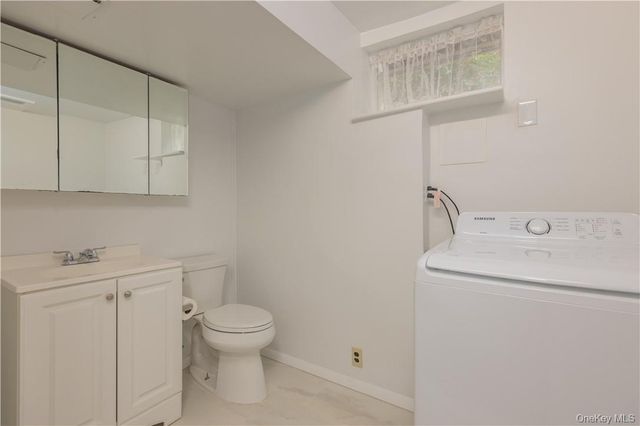 55 W Devonia Avenue, Fleetwood, NY 10552