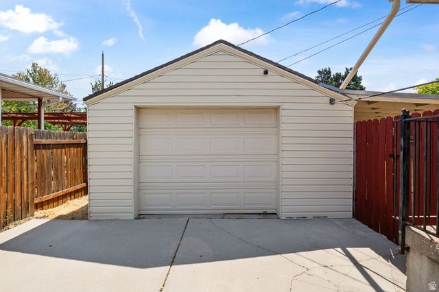 5451 S AVALON DR, Murray, UT 84107