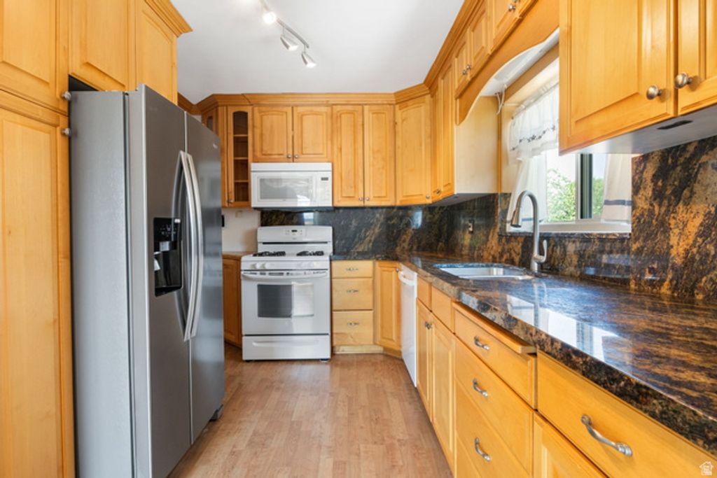 5451 S AVALON DR, Murray, UT 84107 — photo 5