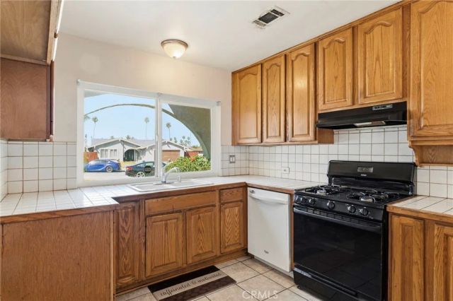 2835 Calle Sausalito, Riverside, CA 92503