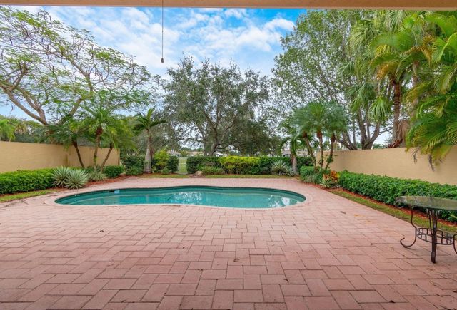 2466 Bay Isle Court 2466, Weston, FL 33327
