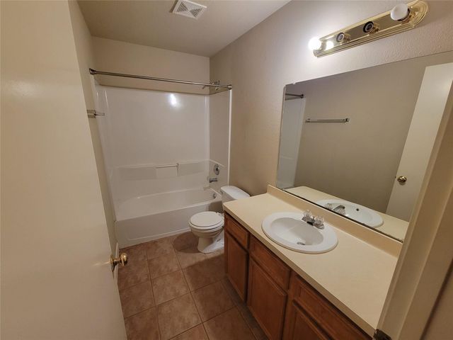 11827 E Galwan Circle, Houston, TX 77070