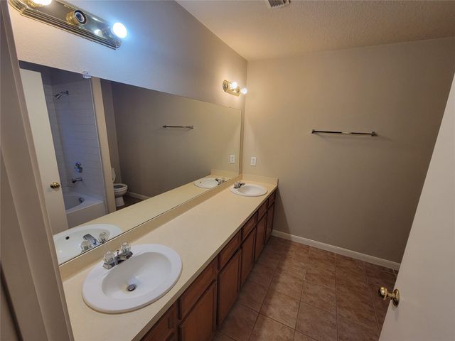 11827 E Galwan Circle, Houston, TX 77070