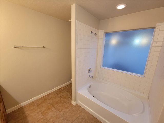 11827 E Galwan Circle, Houston, TX 77070