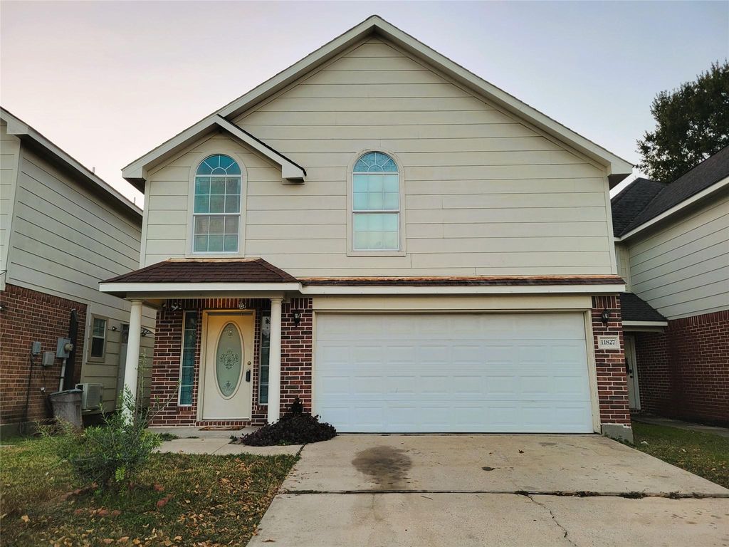 11827 E Galwan Circle, Houston, TX 77070