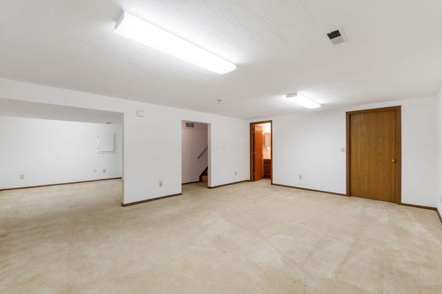 4512 White Leaf Way, Columbus, OH 43228