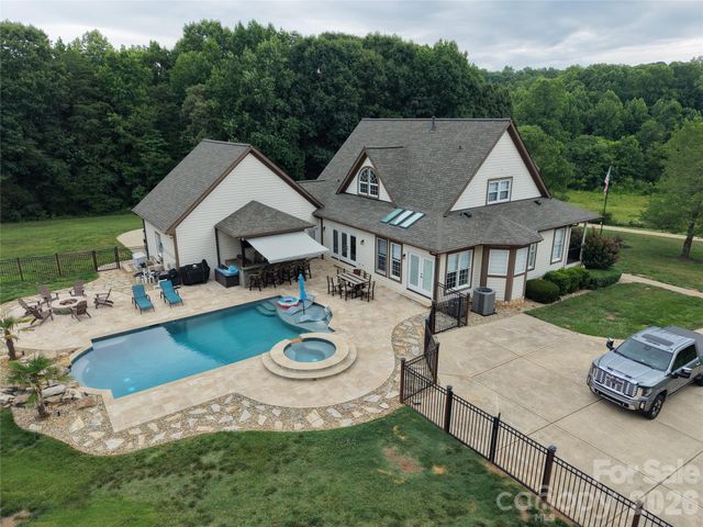 211 Winthrow Creek Road, Mooresville, NC 28115