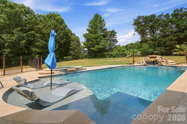 211 Winthrow Creek Road, Mooresville, NC 28115