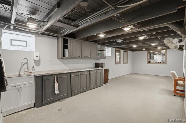 2859 Horton Street, Ferndale, MI 48220
