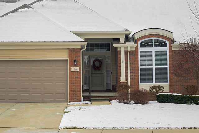 21868 Kensett Drive, Macomb, MI 48042