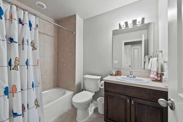 21868 Kensett Drive, Macomb, MI 48042