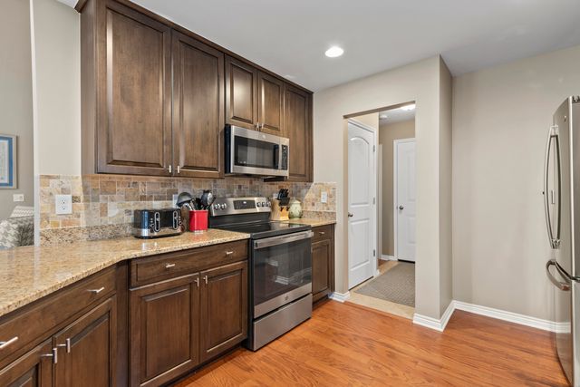 21868 Kensett Drive, Macomb, MI 48042