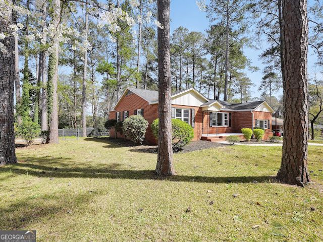 789 Pinewood Drive, Macon, GA 31204