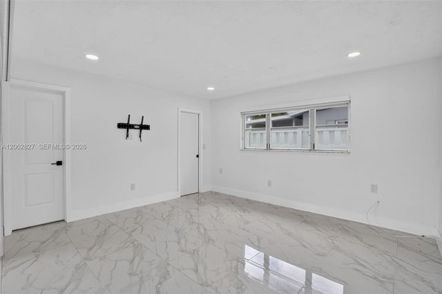 9531 NW 20th Pl, Sunrise, FL 33322
