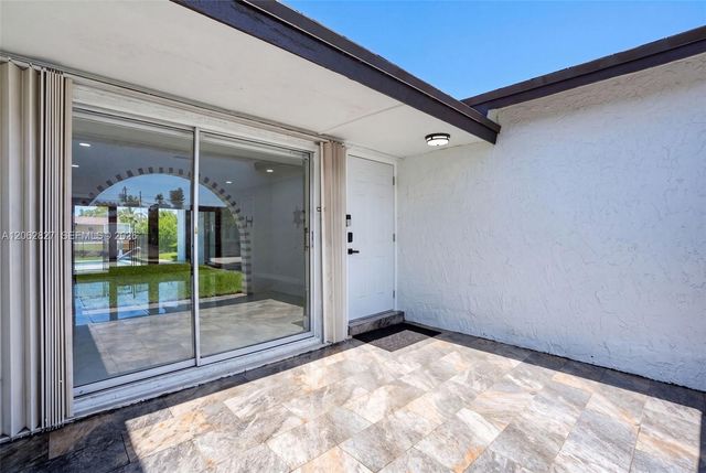 9531 NW 20th Pl, Sunrise, FL 33322