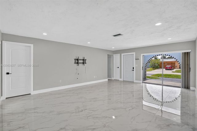 9531 NW 20th Pl, Sunrise, FL 33322