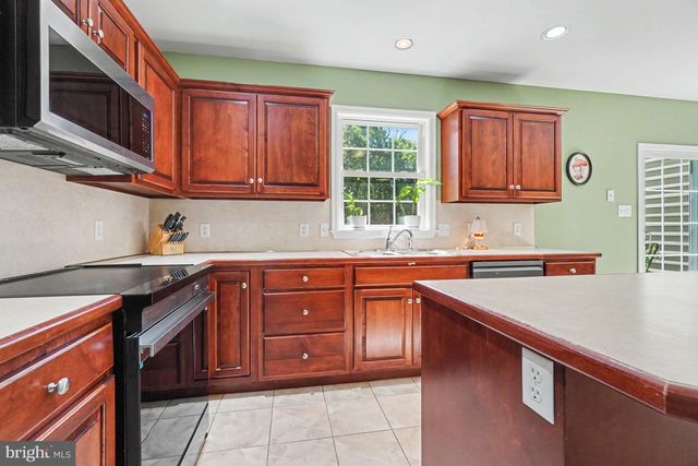 21 JENNIFER DR, Bernville, PA 19506