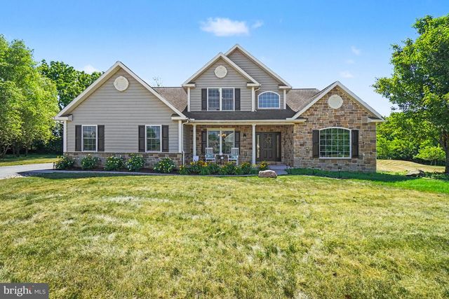 21 JENNIFER DR, Bernville, PA 19506