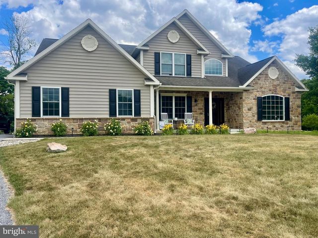 21 JENNIFER DR, Bernville, PA 19506