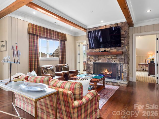 305 Clubhouse Lane B-301, Mill Spring, NC 28756