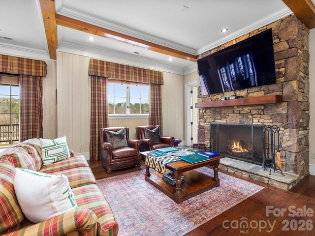 305 Clubhouse Lane B-301, Mill Spring, NC 28756