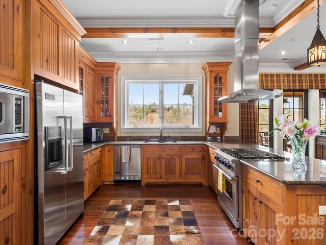 305 Clubhouse Lane B-301, Mill Spring, NC 28756