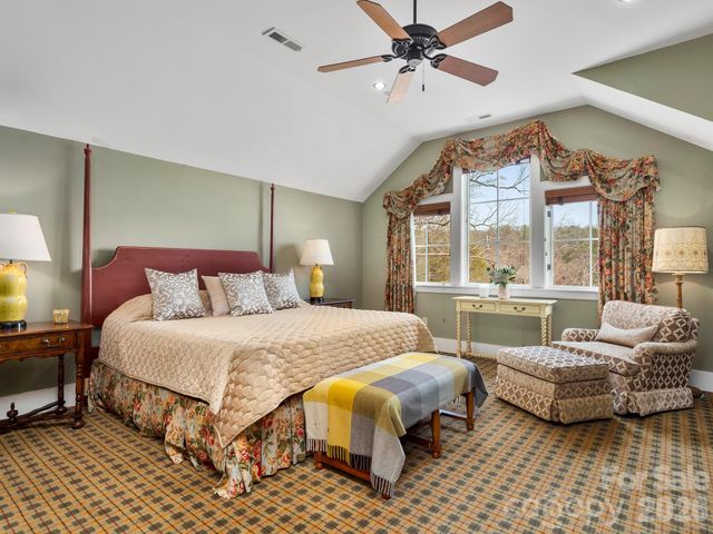 305 Clubhouse Lane B-301, Mill Spring, NC 28756