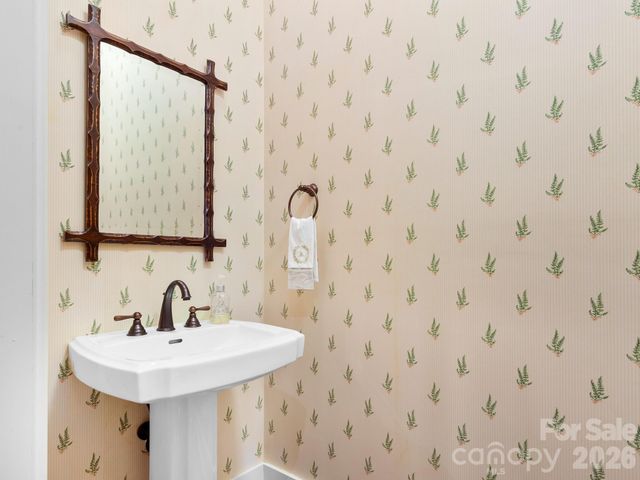 305 Clubhouse Lane B-301, Mill Spring, NC 28756