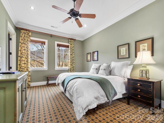 305 Clubhouse Lane B-301, Mill Spring, NC 28756