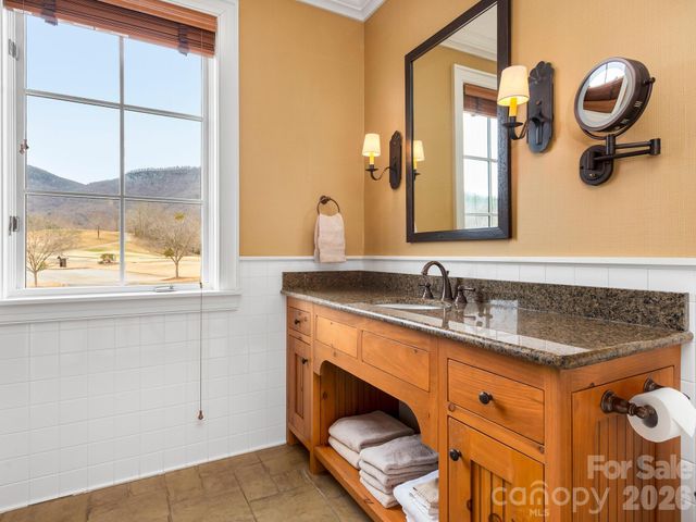 305 Clubhouse Lane B-301, Mill Spring, NC 28756