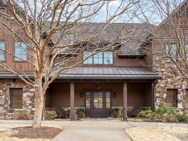 305 Clubhouse Lane B-301, Mill Spring, NC 28756