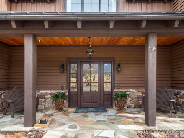 305 Clubhouse Lane B-301, Mill Spring, NC 28756