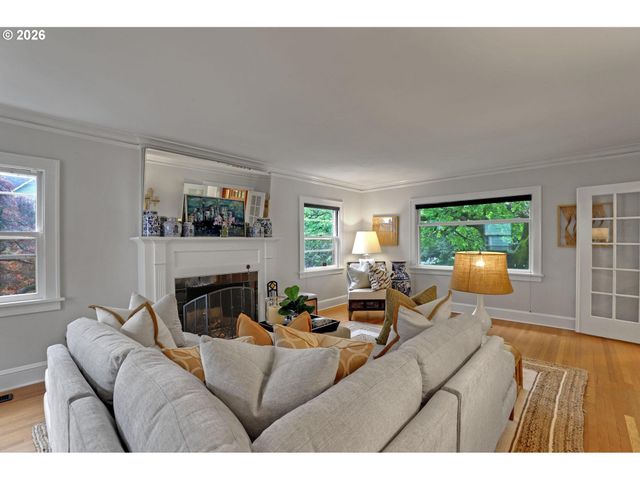 3829 Ne 28TH Ave, Portland, OR 97212