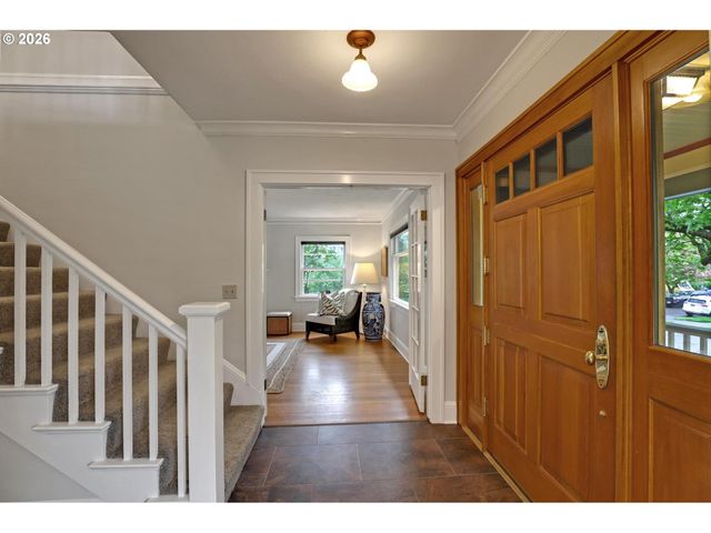 3829 Ne 28TH Ave, Portland, OR 97212