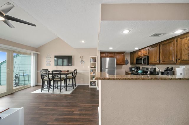 7041 Kingston Cove Lane 254, Willis, TX 77318