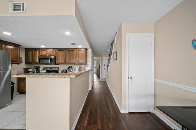 7041 Kingston Cove Lane 254, Willis, TX 77318