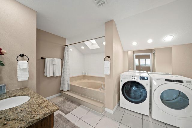 7041 Kingston Cove Lane 254, Willis, TX 77318