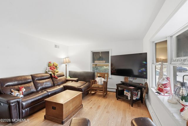 812 Mistletoe Avenue, Point Pleasant, NJ 08742